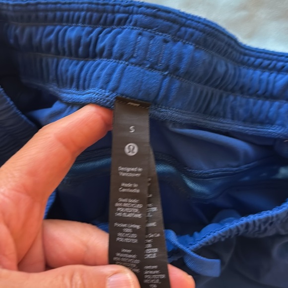 Lululemon men’s pace breaker shorts size small - Picture 4 of 4